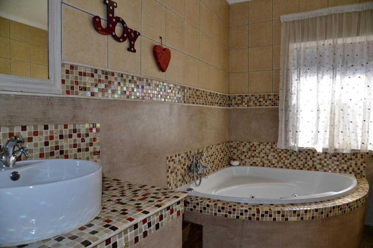 Annie'S Boutique Guesthouse And Garden Spa Hartbeespoort Exteriör bild