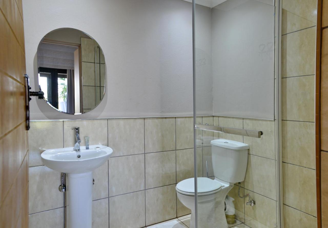 Annie'S Boutique Guesthouse And Garden Spa Hartbeespoort Exteriör bild