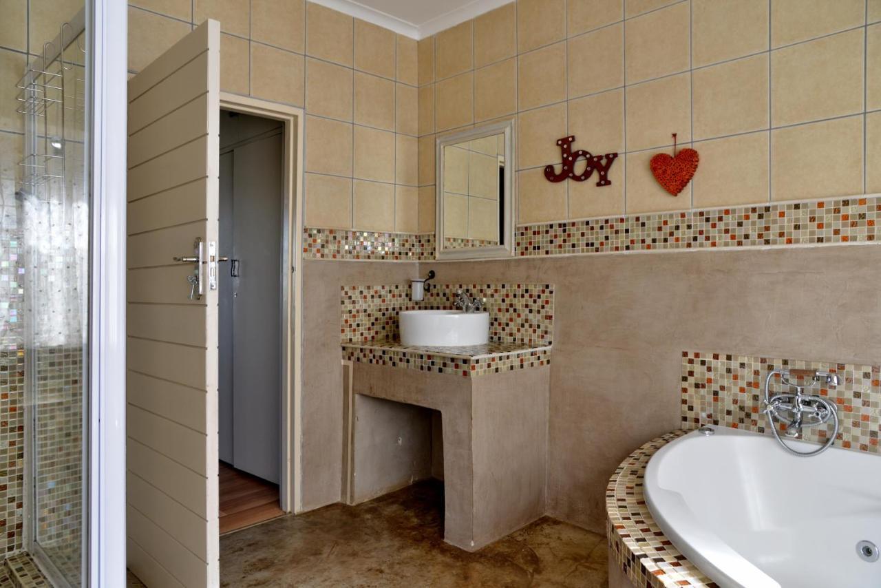 Annie'S Boutique Guesthouse And Garden Spa Hartbeespoort Exteriör bild