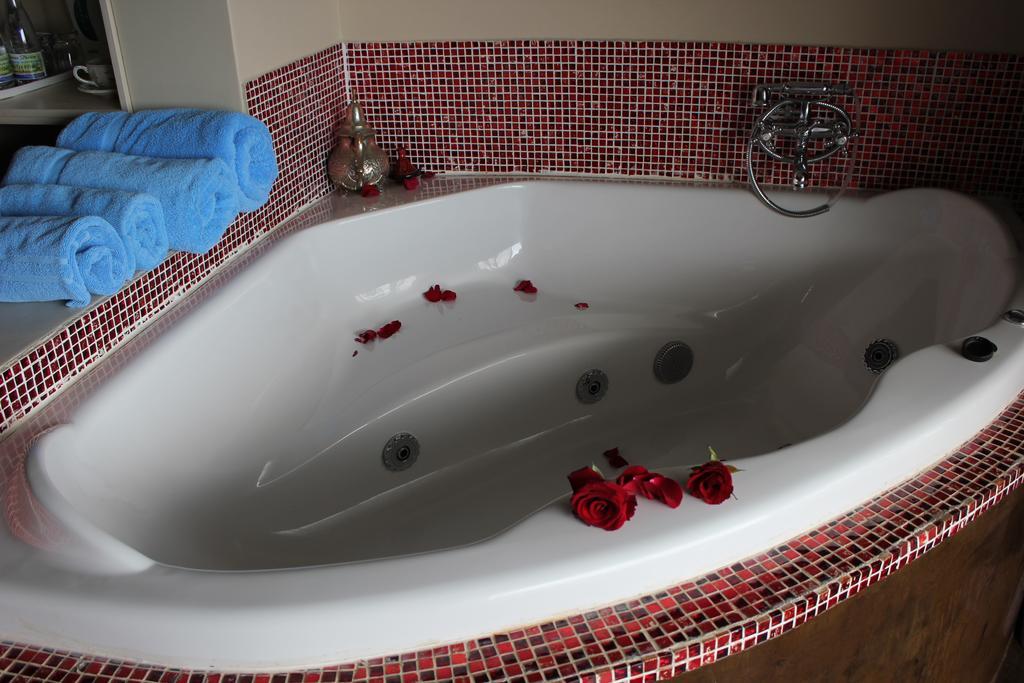 Annie'S Boutique Guesthouse And Garden Spa Hartbeespoort Exteriör bild